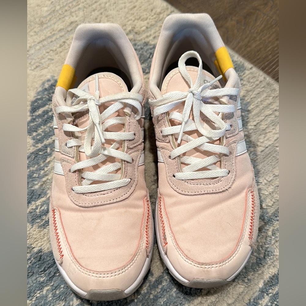 Women’s ADIDAS Sneaker - Picture 2 of 6